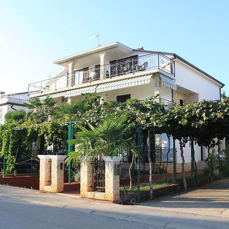 Apartments With A Parking Space Umag - 7094 Экстерьер фото