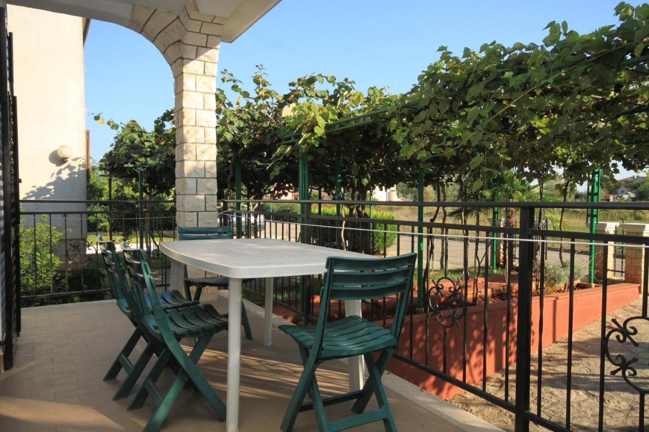 Apartments With A Parking Space Umag - 7094 Экстерьер фото