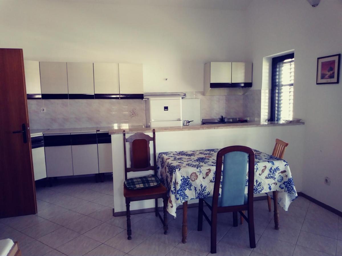 Apartments With A Parking Space Umag - 7094 Экстерьер фото